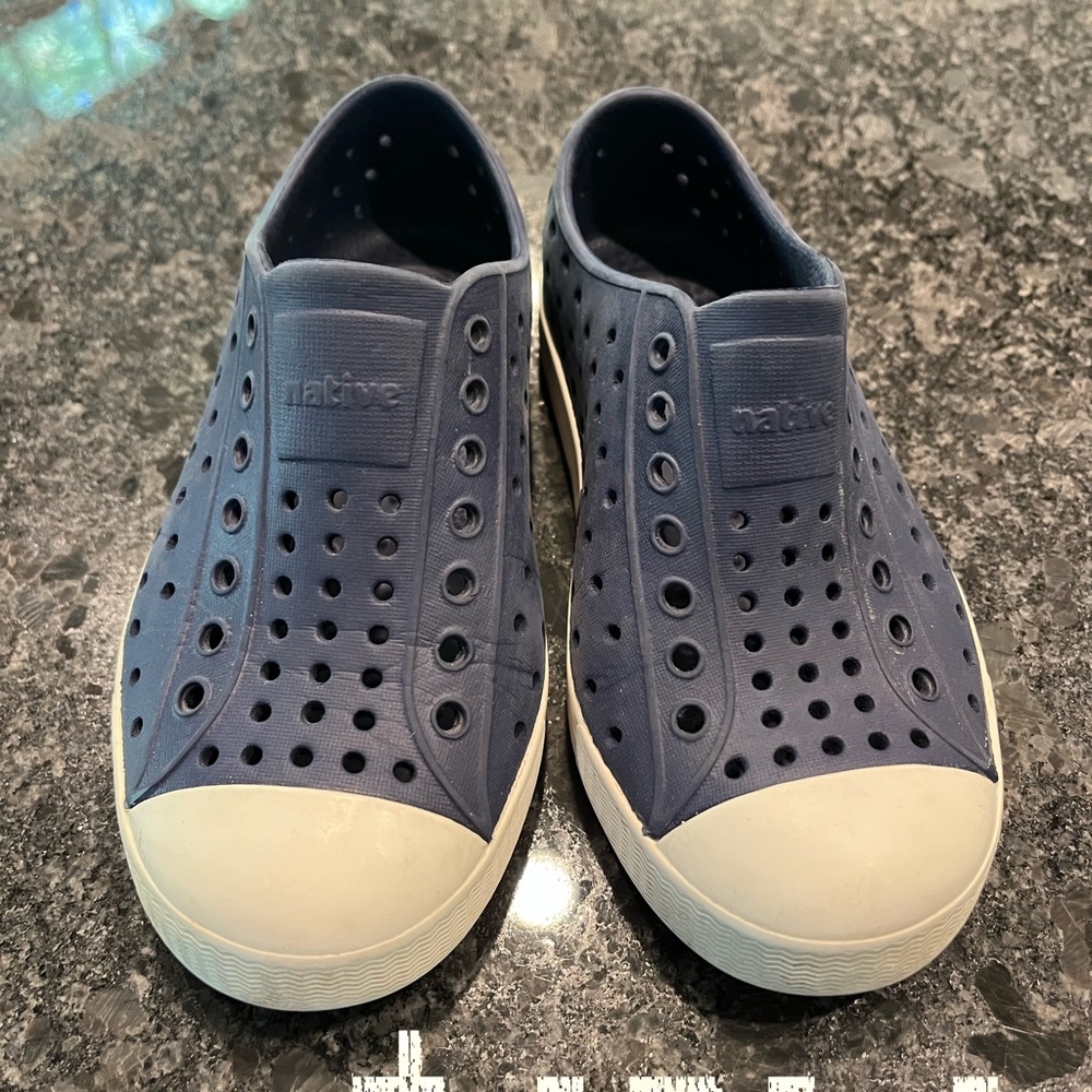 Native Jefferson Toddler size 11